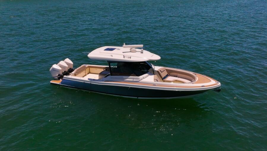 2022 Chris-Craft 35 Calypso