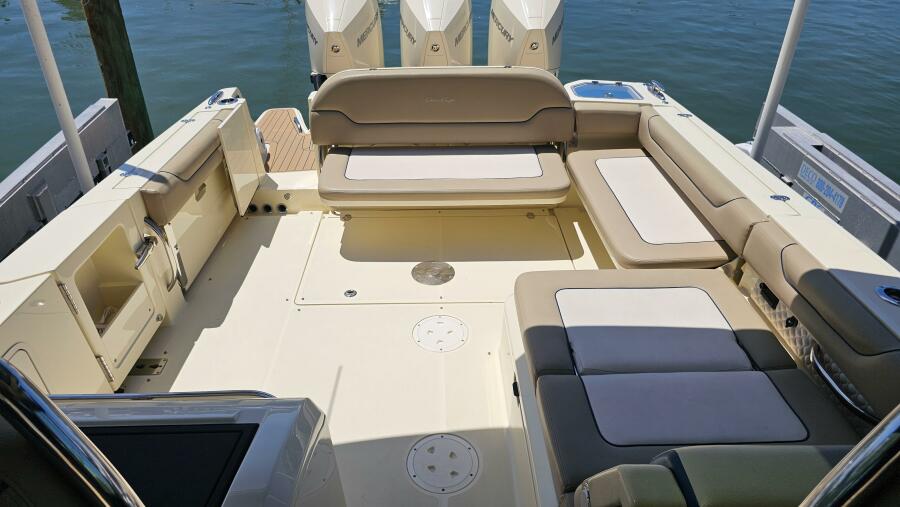 2022 Chris-Craft 35 Calypso