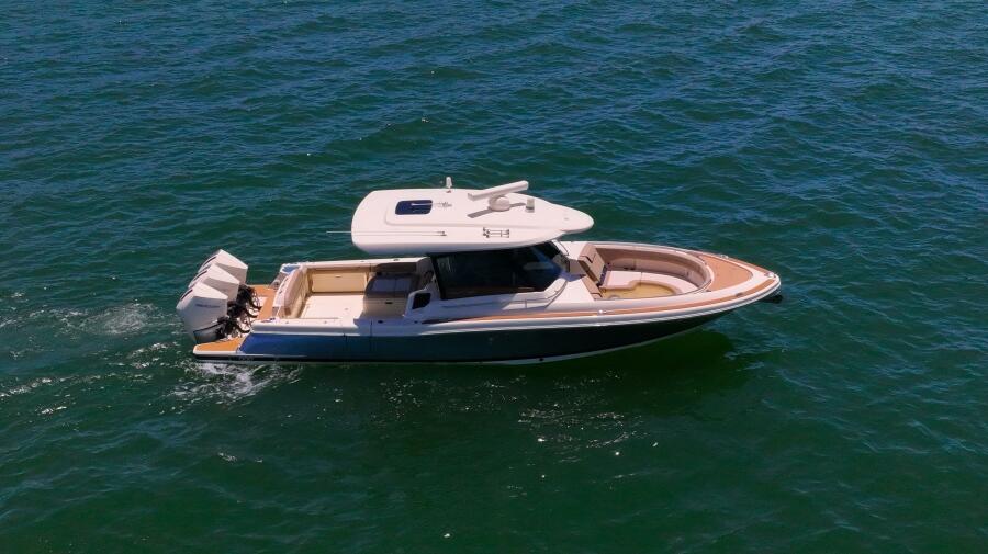 2022 Chris-Craft 35 Calypso