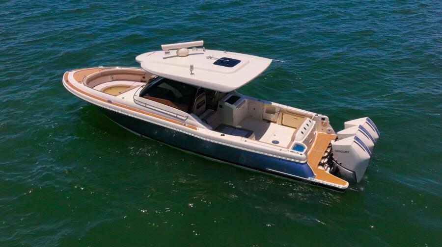 2022 Chris-Craft 35 Calypso
