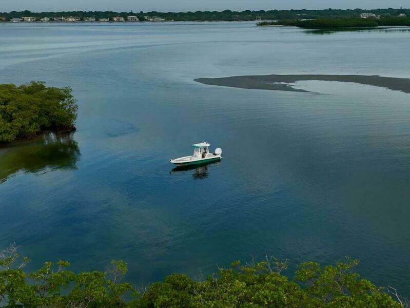 25ft ShearWater Yacht For Sale