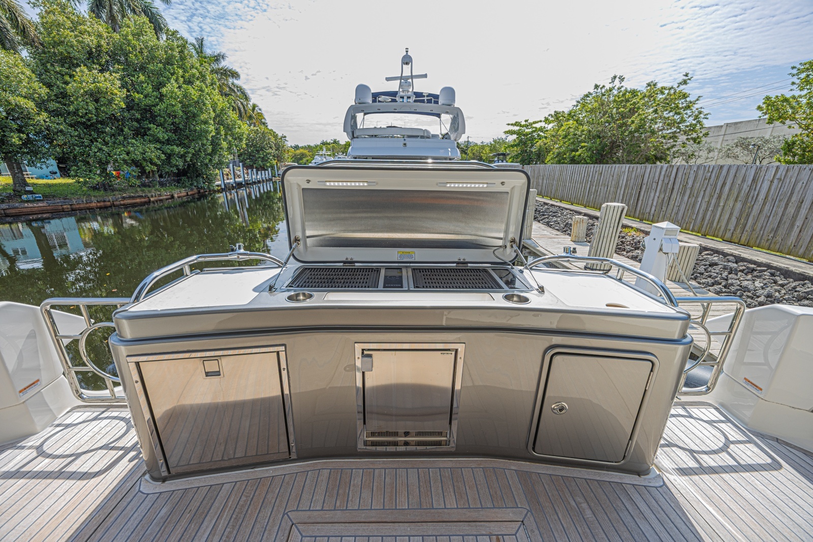 2021 Riviera 6000 Motor Yacht