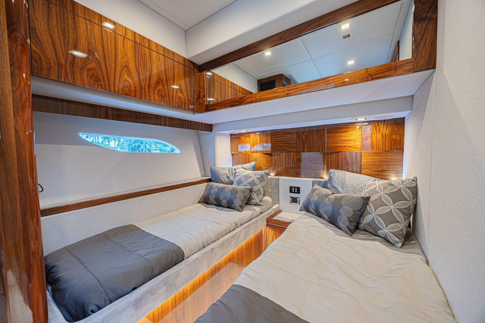 2021 Riviera 6000 Motor Yacht
