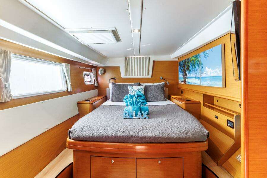2011 Lagoon 500 sail catamaran cabin