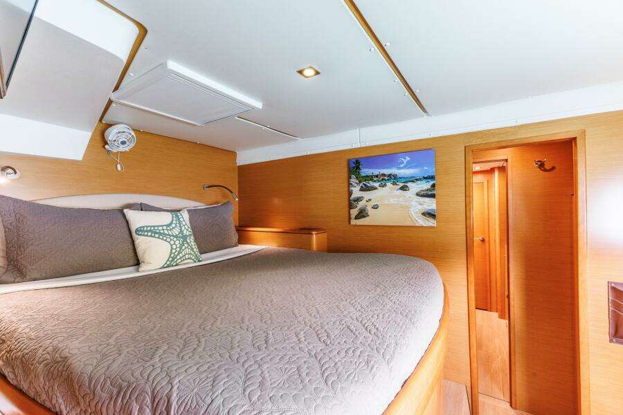 Lagoon 500 cabin interior