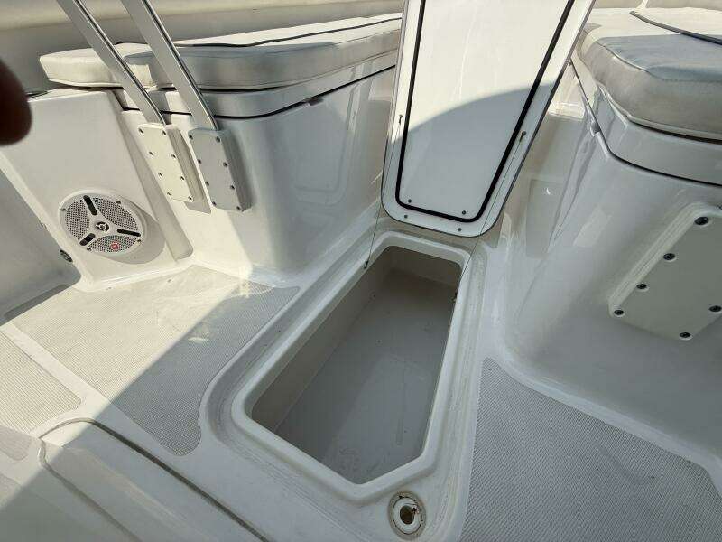 27ft Sea Hunt Yacht For Sale