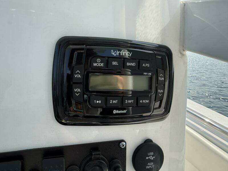 27ft Sea Hunt Yacht For Sale