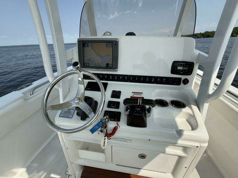 27ft Sea Hunt Yacht For Sale
