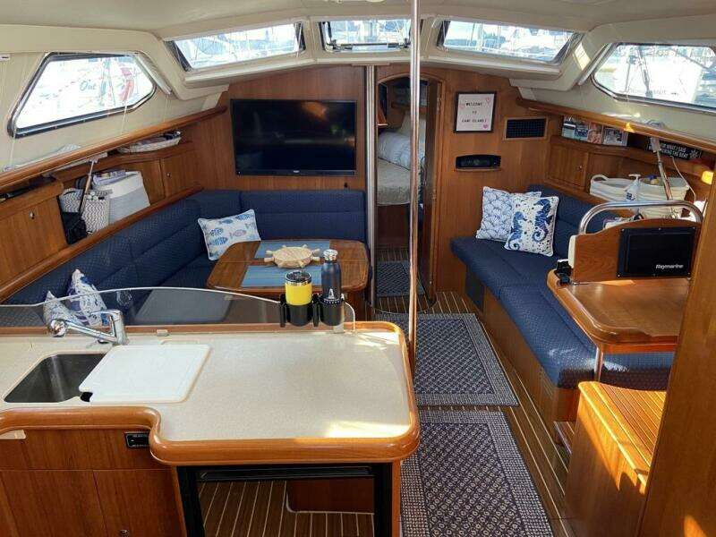 CAMI ISLAND 44ft Hunter Yacht For Sale