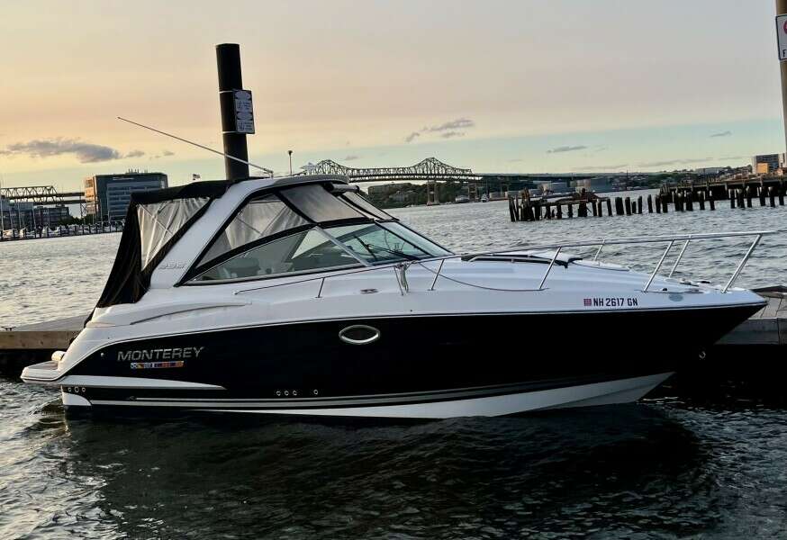 29ft Monterey Yacht For Sale