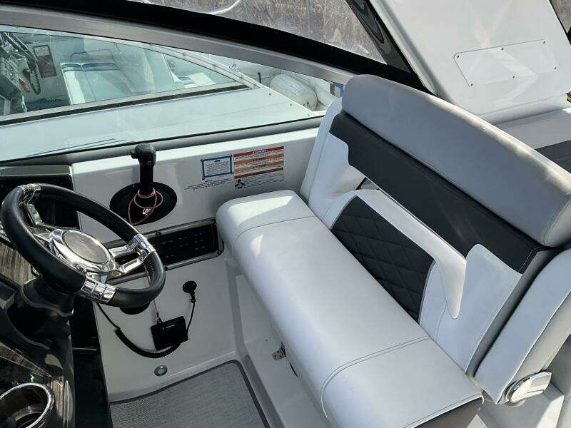 29ft Monterey Yacht For Sale