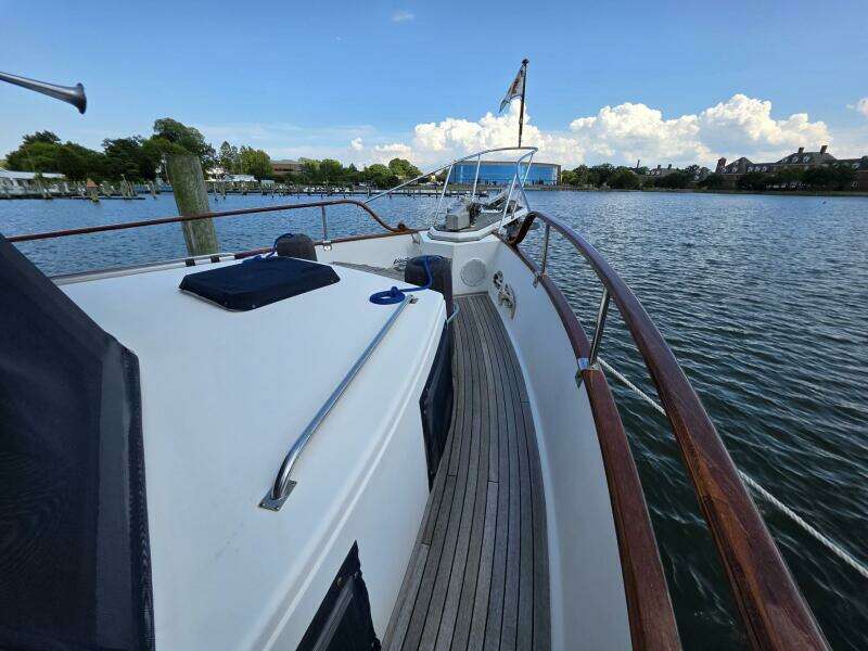 KOKOMO 42ft Grand Banks Yacht For Sale