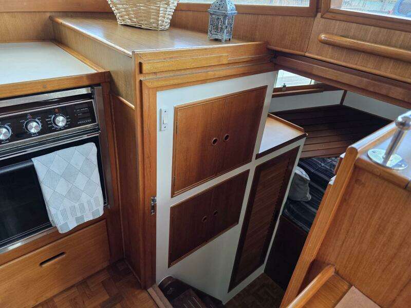 KOKOMO 42ft Grand Banks Yacht For Sale