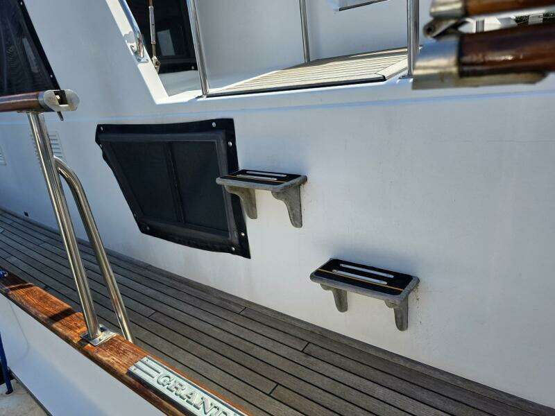 KOKOMO 42ft Grand Banks Yacht For Sale