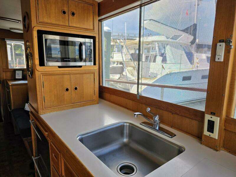 KOKOMO 42ft Grand Banks Yacht For Sale