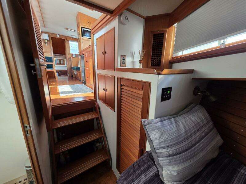 KOKOMO 42ft Grand Banks Yacht For Sale