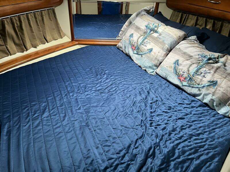 Done Saving 44ft Carver Yacht For Sale