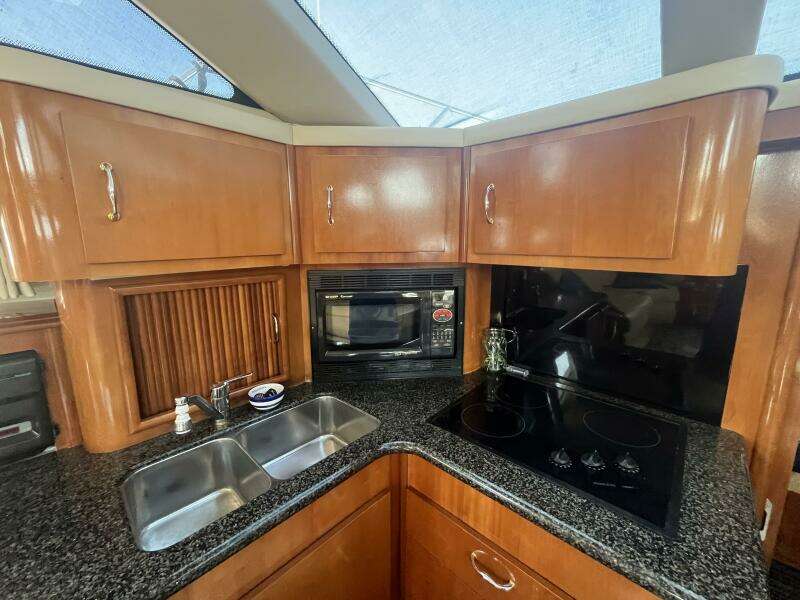 Done Saving 44ft Carver Yacht For Sale