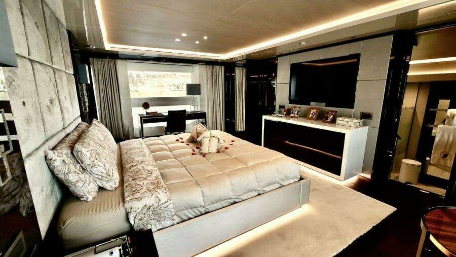 SURVIVOR 2 115ft Sunseeker Yacht For Sale