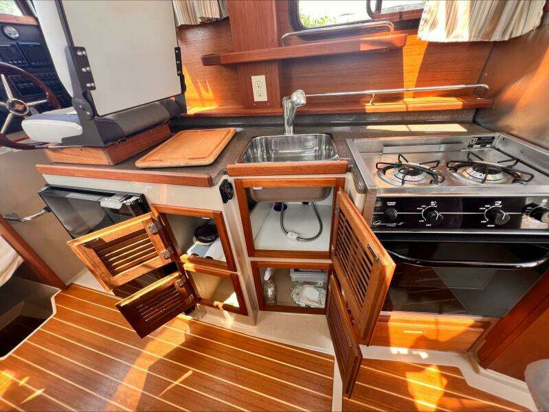 Snug Tug 27ft Ranger Tugs Yacht For Sale