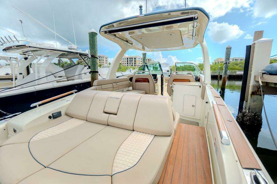 TURLTE TIME 31ft Chris Craft Yacht For Sale