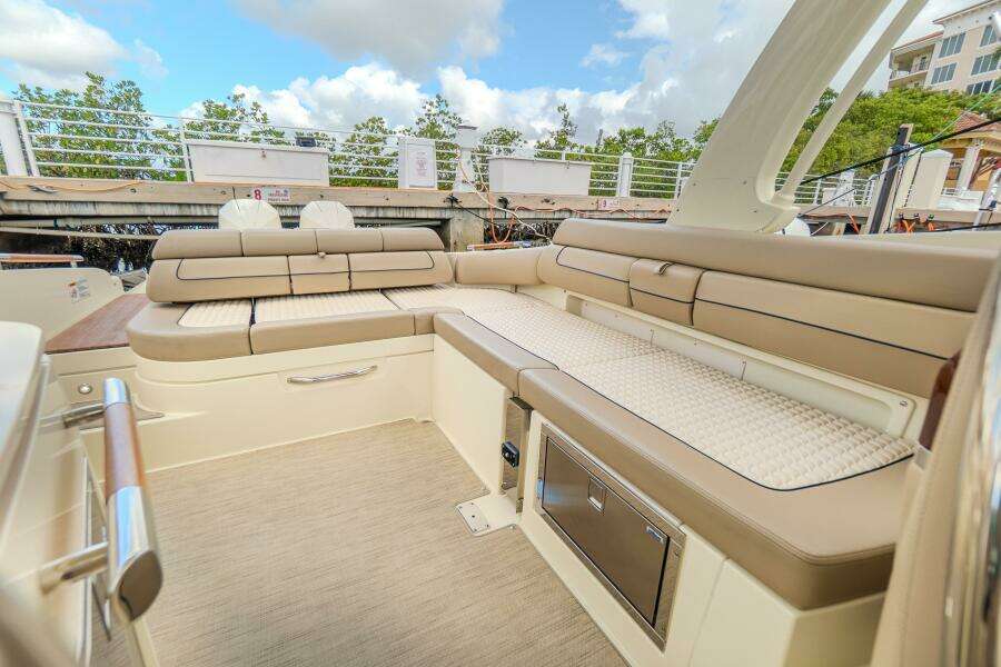 TURLTE TIME 31ft Chris Craft Yacht For Sale