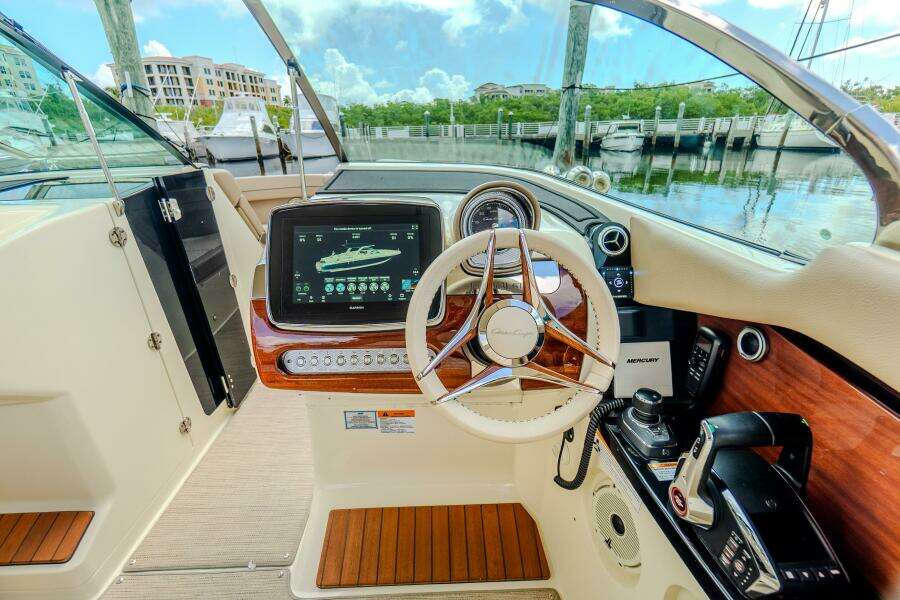 TURLTE TIME 31ft Chris Craft Yacht For Sale