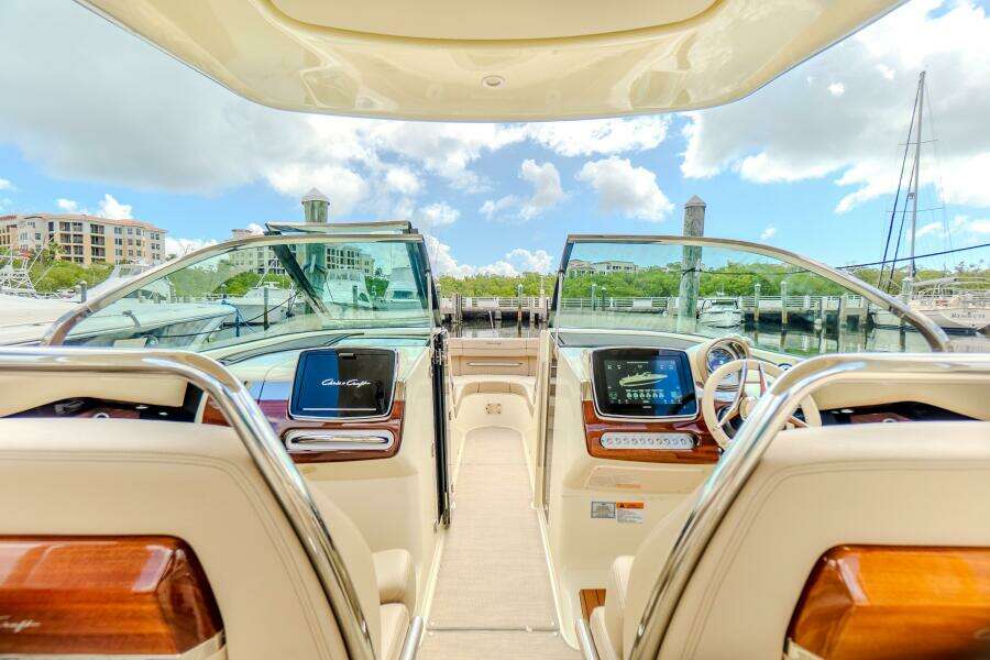 TURLTE TIME 31ft Chris Craft Yacht For Sale