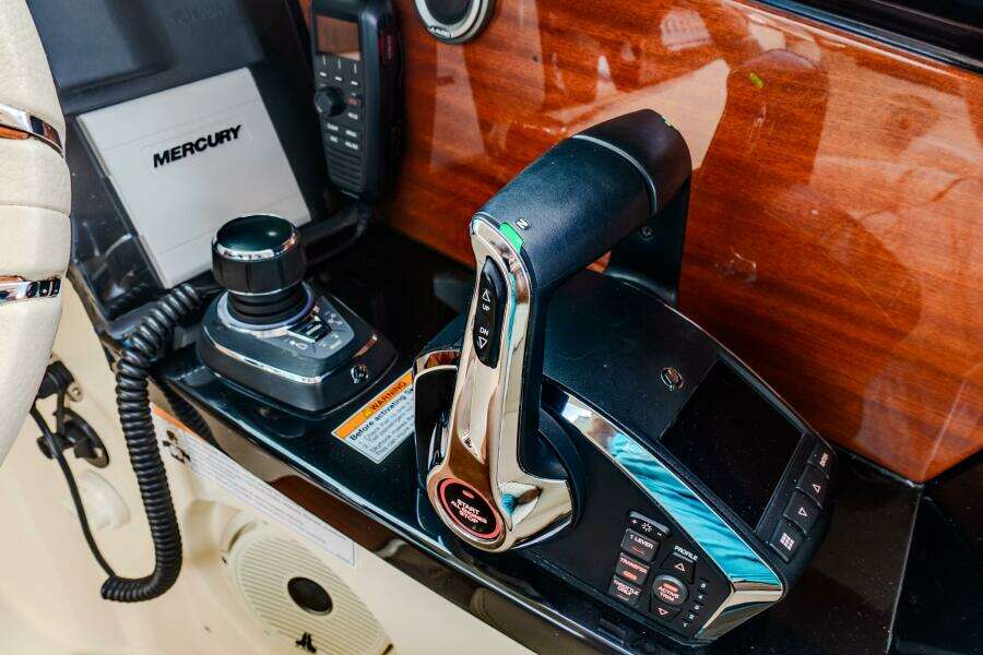 TURLTE TIME 31ft Chris Craft Yacht For Sale