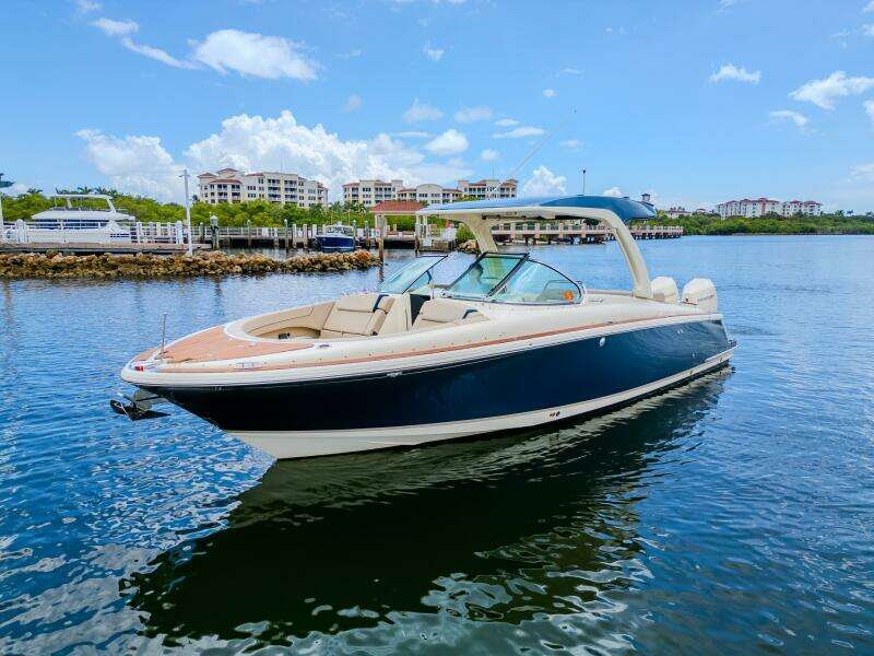 TURLTE TIME 31ft Chris Craft Yacht For Sale