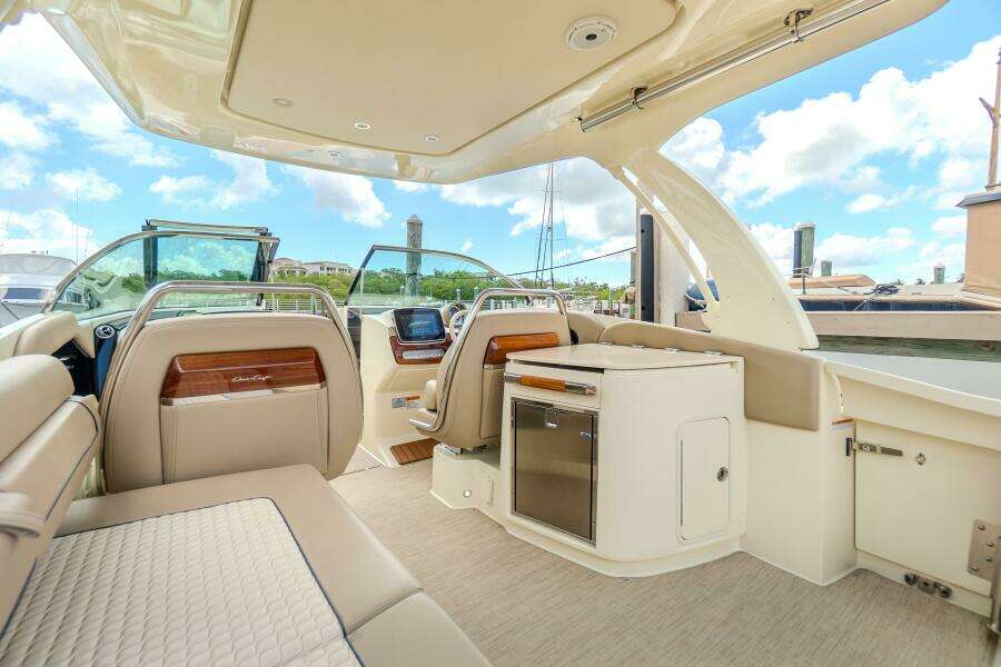 TURLTE TIME 31ft Chris Craft Yacht For Sale