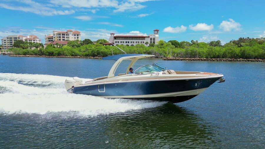 TURLTE TIME 31ft Chris Craft Yacht For Sale