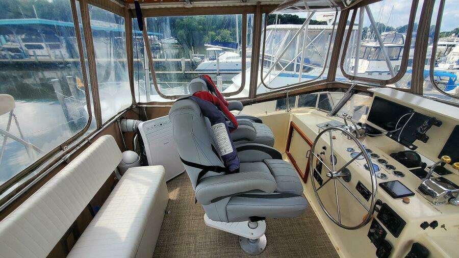 Flybridge Port