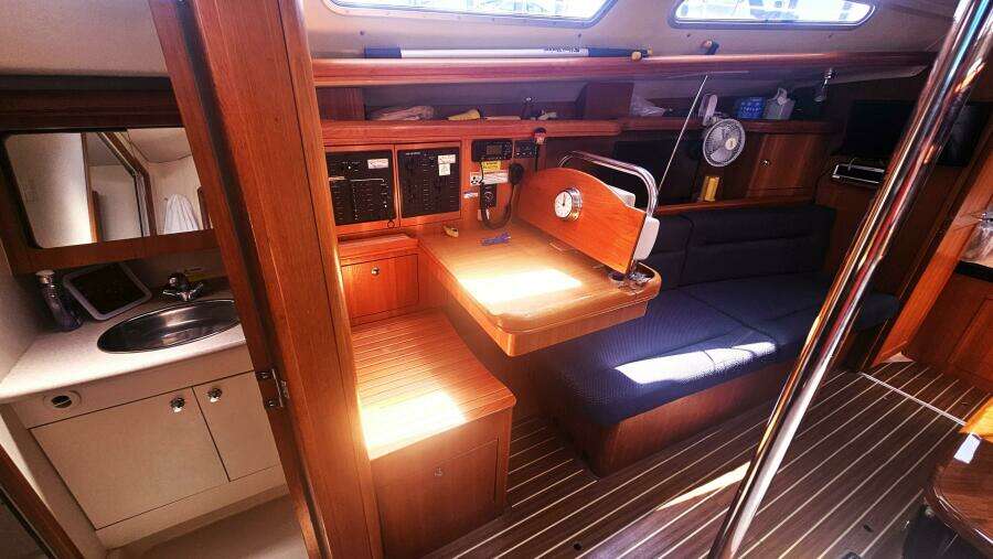 38ft Hunter Yacht For Sale