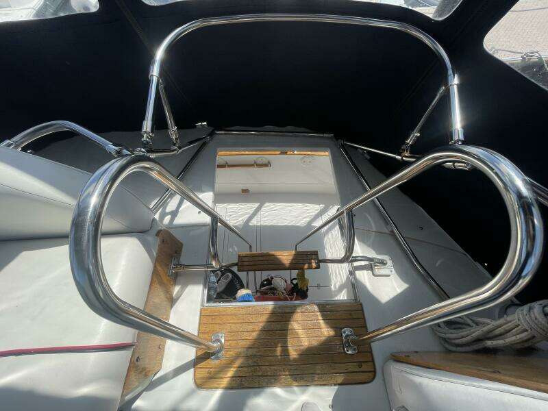 Miss Mary 38ft Bayliner Yacht For Sale