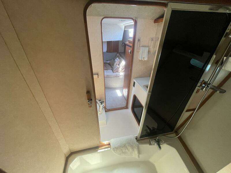 Miss Mary 38ft Bayliner Yacht For Sale