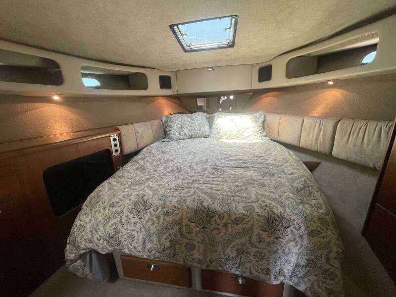 Miss Mary 38ft Bayliner Yacht For Sale