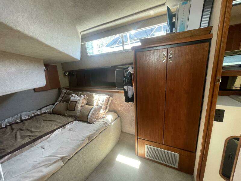 Miss Mary 38ft Bayliner Yacht For Sale