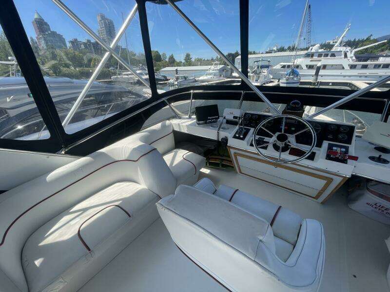 Miss Mary 38ft Bayliner Yacht For Sale