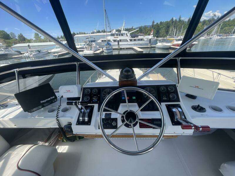 Miss Mary 38ft Bayliner Yacht For Sale