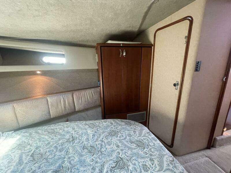 Miss Mary 38ft Bayliner Yacht For Sale