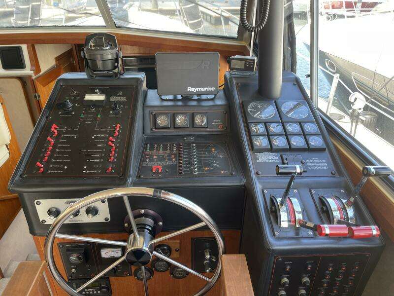 Miss Mary 38ft Bayliner Yacht For Sale
