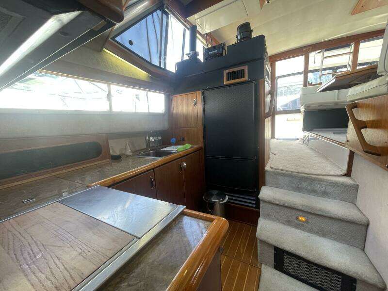 Miss Mary 38ft Bayliner Yacht For Sale