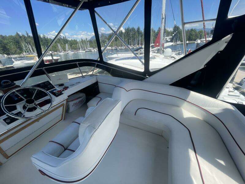 Miss Mary 38ft Bayliner Yacht For Sale