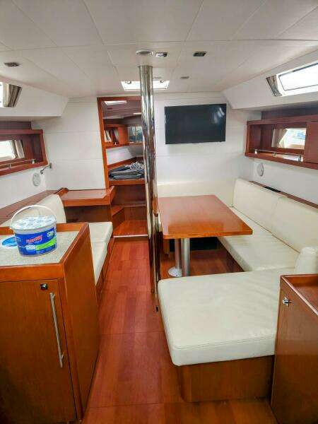 Far Star 41ft Beneteau Yacht For Sale