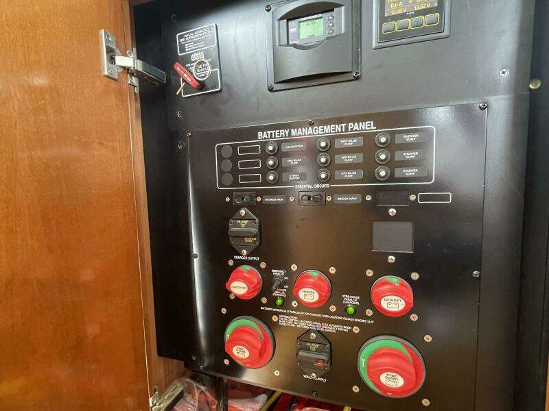 35ft Meridian Yacht For Sale