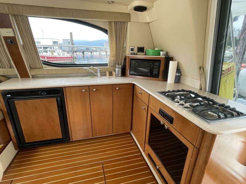 35ft Meridian Yacht For Sale