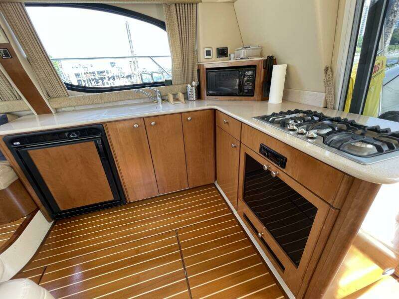 35ft Meridian Yacht For Sale
