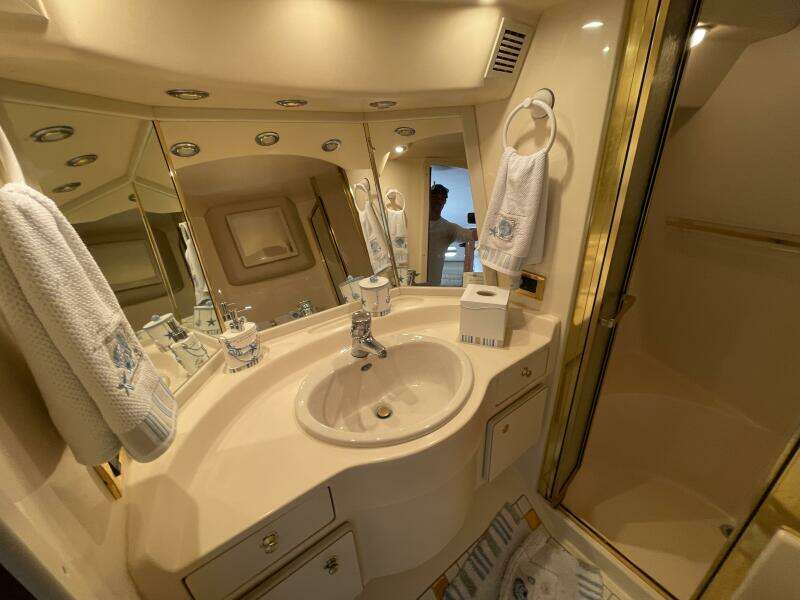 BROWN EYED GIRLS 63ft Sea Ray Yacht For Sale