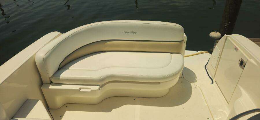 28ft Sea Ray Yacht For Sale